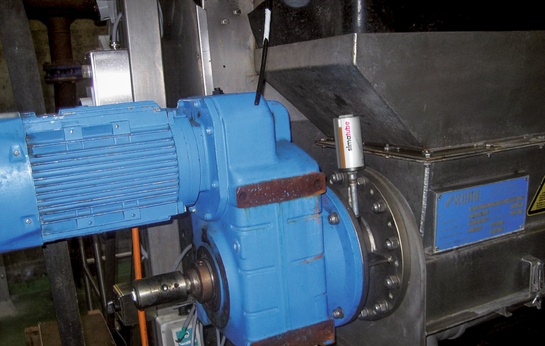 The main shaft of a washing press is automatically lubricated with simalube. 
