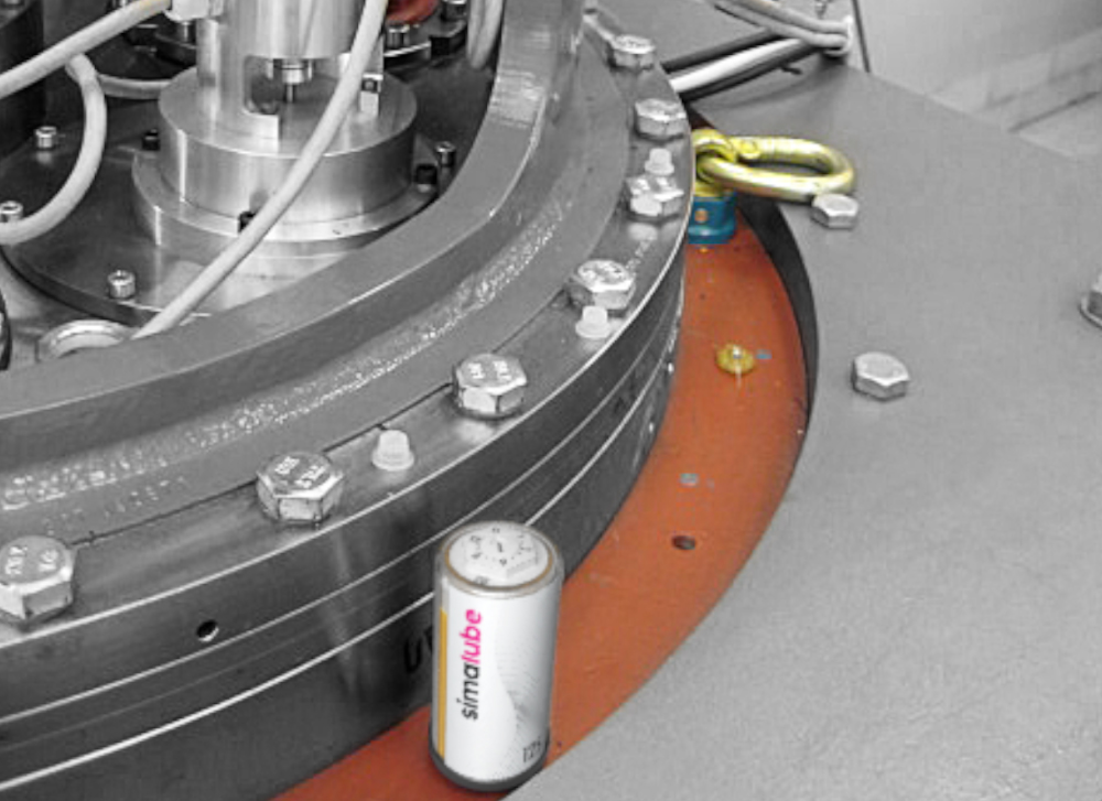 The simalube 125ml lubricator seals the thruster on a ship to prevent water from entering.