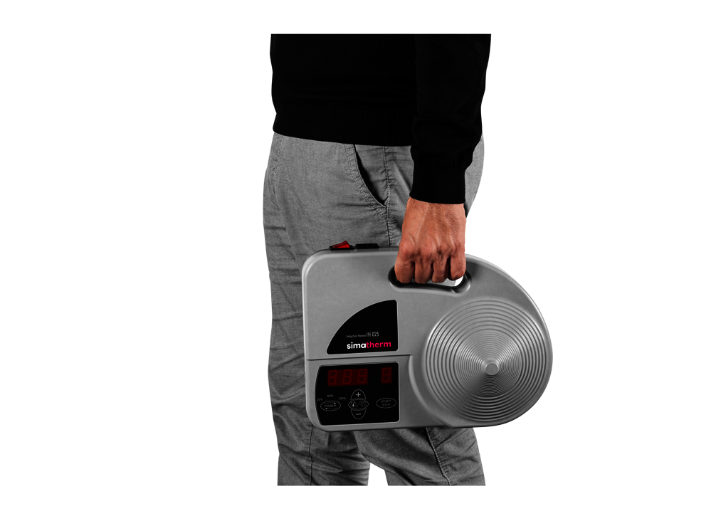 The simatherm IH 025 has a carrying handle. This makes the very light induction heater suitable for use in the field.